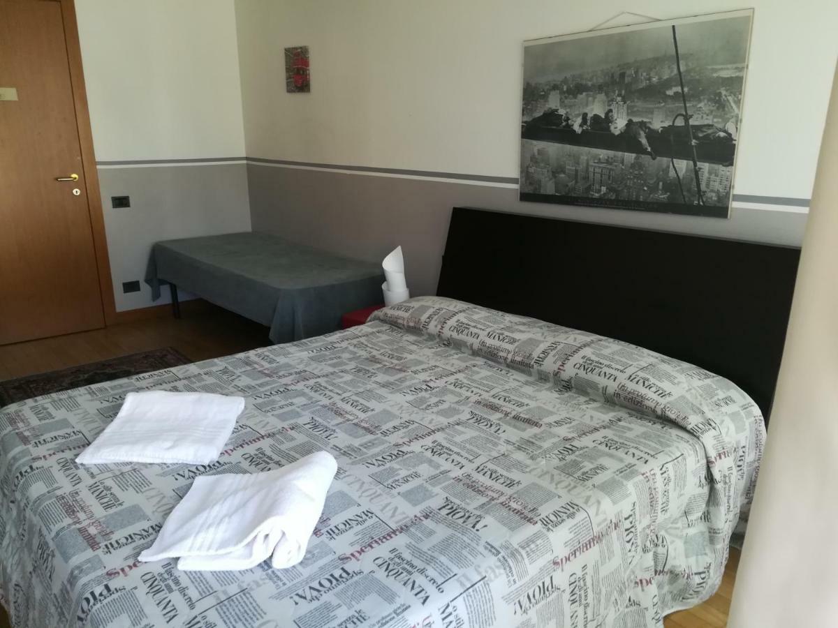 Mirabell Hotel Trezzo sull'Adda Bagian luar foto